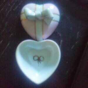 Limoges France~ Heart trinket box, with bow. Signed.